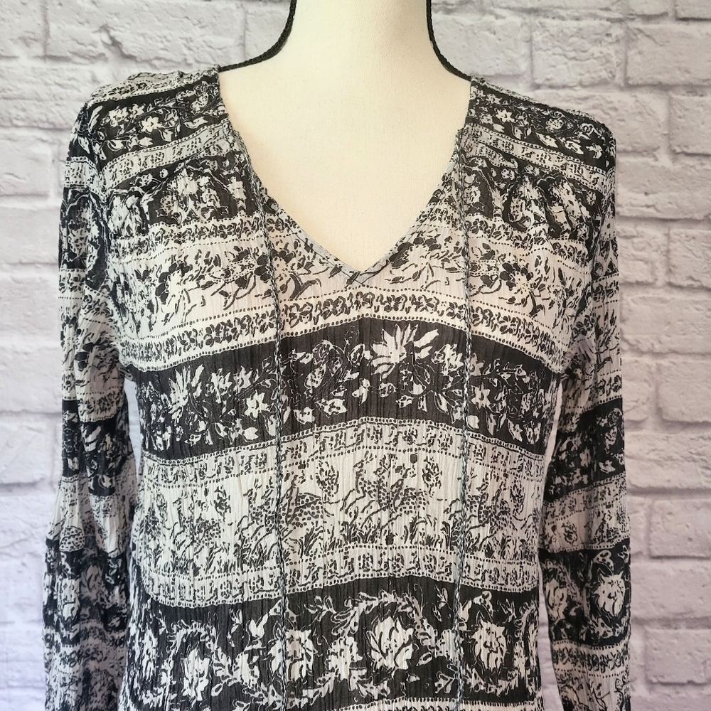 Joie Vork black white elephant print semi sheer 3/4 sleeve dress size M - Picture 4 of 9